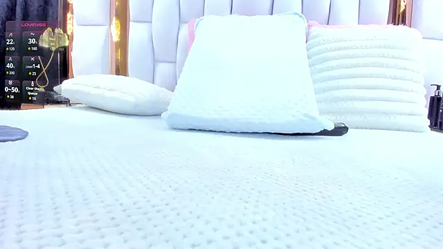 Snapshot of RileySweett chatting on November 22, 2025, 11:31 am RileySweett online show from November 22, 2025, 11:31 am