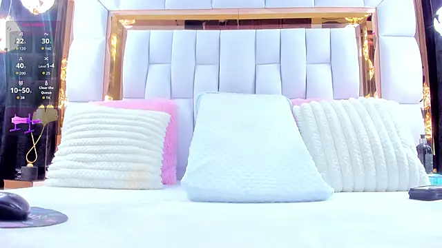 Snapshot of RileySweett chatting on November 24, 2025, 11:43 am RileySweett online show from November 24, 2025, 11:43 am