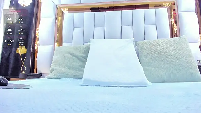 Snapshot of RileySweett chatting on December 21, 2025, 11:50 am RileySweett online show from December 21, 2025, 11:50 am