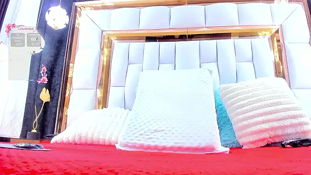 Snapshot of RileySweett chatting on February 24, 2026, 11:41 am RileySweett online show from February 24, 2026, 11:41 am