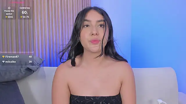 paulina sweett  online show from February 13, 2025, 3:46 pm