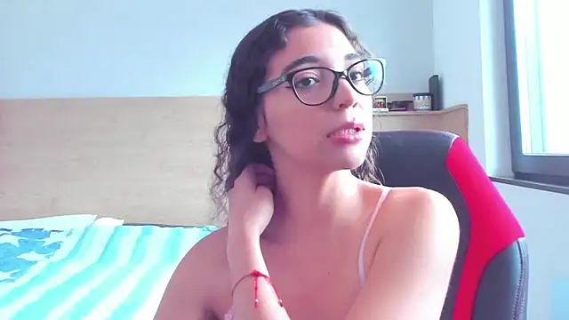 uniquerossie online show from October 16, 2025, 8:59 am