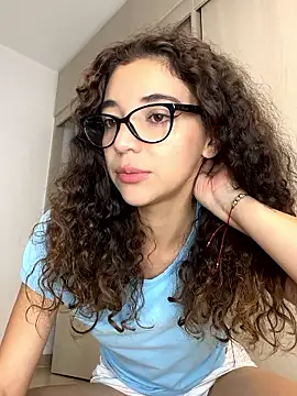 uniquerossie online show from January 17, 2026, 8:08 am