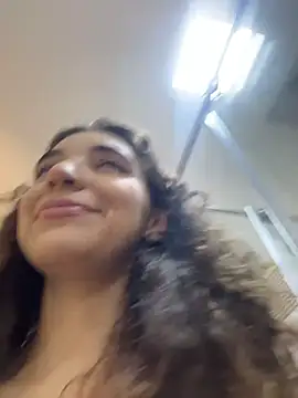 uniquerossie online show from February 9, 2026, 7:01 am