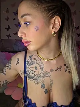 Snapshot of Chachou000 chatting on March 31, 2026, 3:23 pm Chachou000 online show from March 31, 2026, 3:23 pm