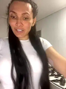 Snapshot of KimberllySaeez chatting on October 12, 2025, 10:25 am KimberllySaeez online show from October 12, 2025, 10:25 am