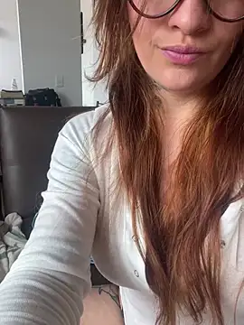 Snapshot of Val__ chatting on March 7, 2025, 7:05 pm Val online show from March 7, 2025, 7:05 pm