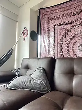 Snapshot of Val__ chatting on October 12, 2025, 5:56 pm Val online show from October 12, 2025, 5:56 pm