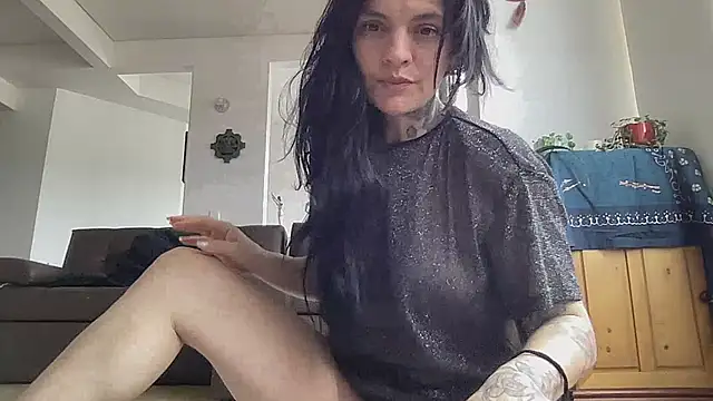 Snapshot of Val__ chatting on November 1, 2025, 7:38 pm Val online show from November 1, 2025, 7:38 pm