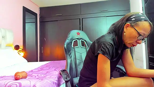 Snapshot of daniela_xue chatting on February 7, 2025, 2:08 am daniela xue online show from February 7, 2025, 2:08 am