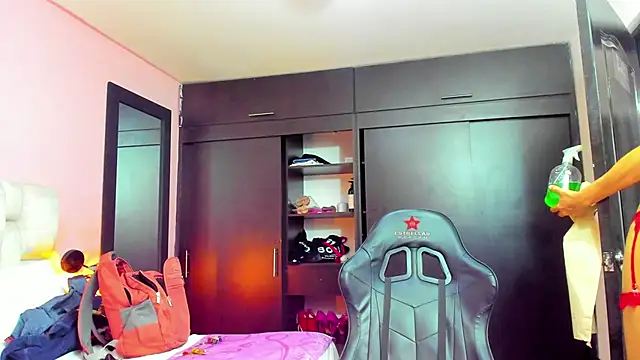 Snapshot of daniela_xue chatting on February 8, 2025, 2:26 am daniela xue online show from February 8, 2025, 2:26 am