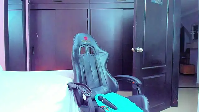 Snapshot of daniela_xue chatting on February 13, 2025, 2:01 am daniela xue online show from February 13, 2025, 2:01 am