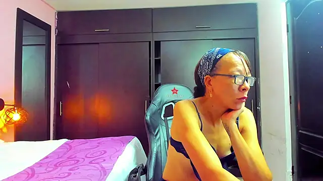 Snapshot of daniela_xue chatting on March 15, 2025, 12:04 am daniela xue online show from March 15, 2025, 12:04 am