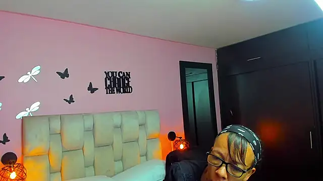 Snapshot of daniela_xue chatting on March 20, 2025, 7:35 pm daniela xue online show from March 20, 2025, 7:35 pm