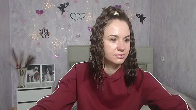 KaraCriegs online show from March 12, 2025, 6:33 pm