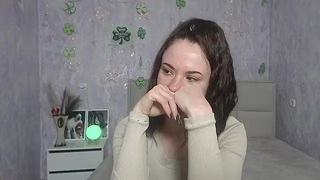 KaraCriegs online show from March 14, 2025, 4:32 am