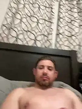 Snapshot of caliguy37 chatting on December 6, 2024, 4:28 pm caliguy37 online show from December 6, 2024, 4:28 pm