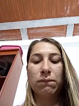 Iris love18 online show from November 8, 2025, 1:44 pm