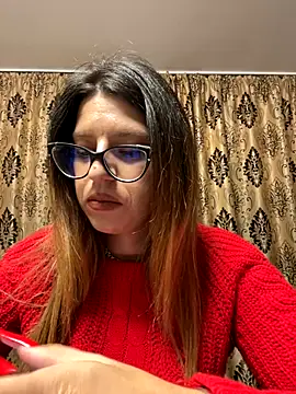 NadiraNoor online show from October 5, 2025, 7:56 pm