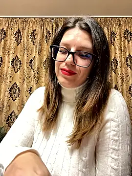 NadiraNoor online show from April 8, 2026, 8:09 pm