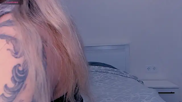 MeowRinnie online show from September 13, 2025, 10:48 am