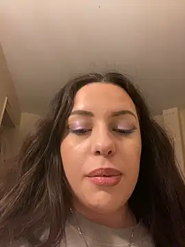 milkyhonybaby online show from March 7, 2025, 8:00 pm