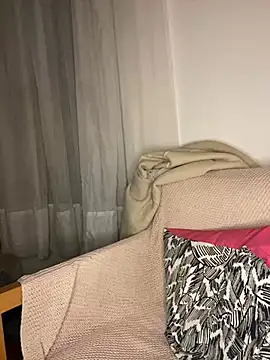 milkyhonybaby online show from March 18, 2025, 6:26 pm