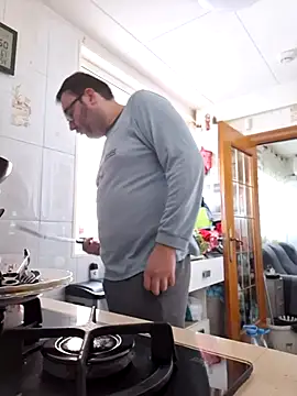 Snapshot of Javier_bear chatting on February 6, 2026, 9:56 am Javier bear online show from February 6, 2026, 9:56 am