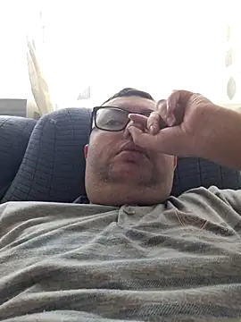 Snapshot of Javier_bear chatting on March 1, 2026, 9:44 am Javier bear online show from March 1, 2026, 9:44 am