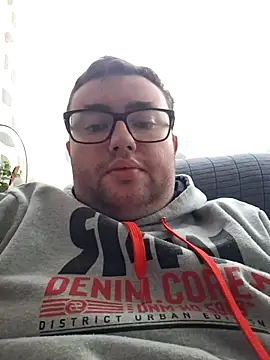 Snapshot of Javier_bear chatting on March 4, 2026, 2:01 pm Javier bear online show from March 4, 2026, 2:01 pm