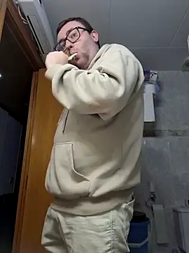 Javier bear online show from March 18, 2026, 1:47 pm