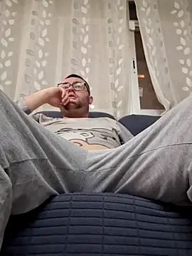 Javier bear online show from April 1, 2026, 9:12 pm