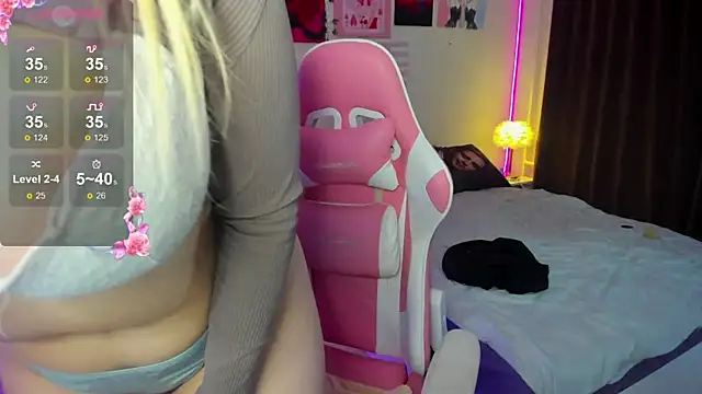 Snapshot of MoranaKit chatting on March 8, 2025, 7:49 am MoranaKit online show from March 8, 2025, 7:49 am