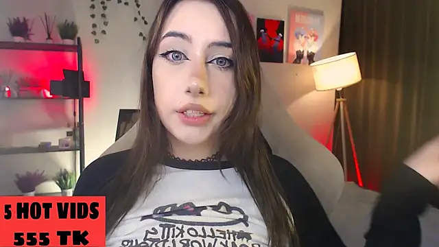 Snapshot of MoranaKit chatting on September 20, 2025, 7:31 am MoranaKit online show from September 20, 2025, 7:31 am