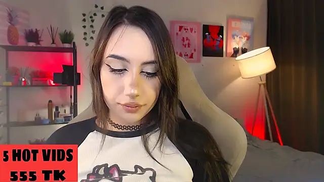 Snapshot of MoranaKit chatting on September 22, 2025, 7:32 am MoranaKit online show from September 22, 2025, 7:32 am