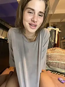EmiliaCatalina online show from December 13, 2024, 2:43 am