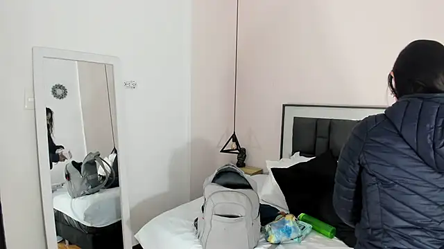 victoria cooper3 online show from November 27, 2025, 9:55 am