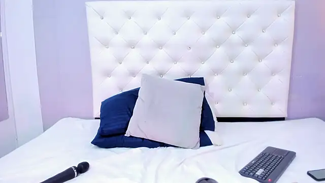 Snapshot of NICOLSKINNY1 chatting on October 24, 2025, 9:22 pm NICOLSKINNY1 online show from October 24, 2025, 9:22 pm