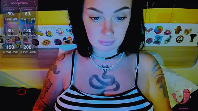 EllieOz online show from November 26, 2025, 2:07 pm