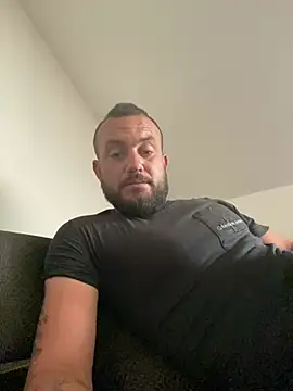 cosmin9000 online show from July 5, 2026, 8:43 am
