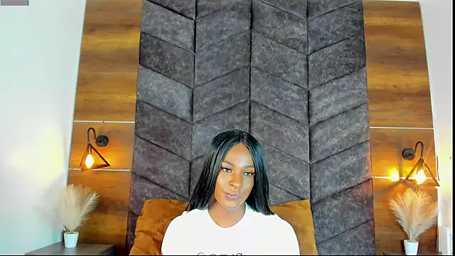 Snapshot of nahomi_campbell chatting on February 26, 2025, 7:27 pm nahomi campbell online show from February 26, 2025, 7:27 pm