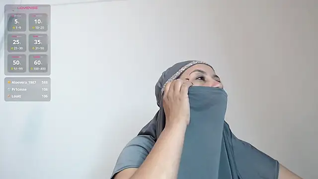 Amina hafsa online show from March 17, 2025, 1:24 am