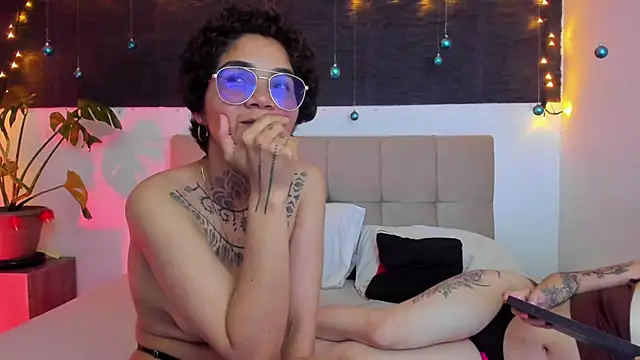 Snapshot of anaroman01 chatting on December 19, 2025, 11:01 pm anaroman01 online show from December 19, 2025, 11:01 pm