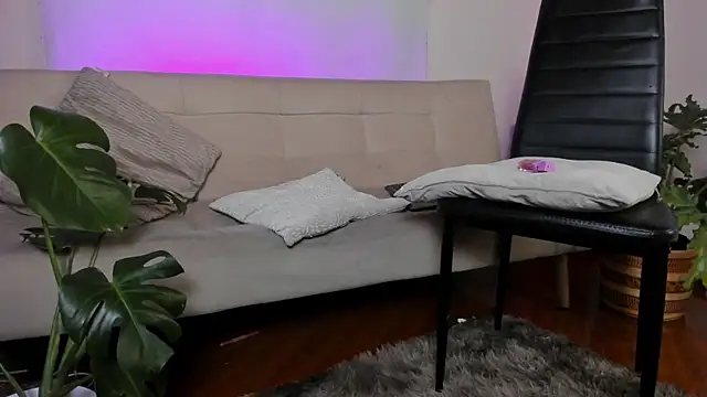 roselinedior online show from January 13, 2025, 8:48 pm