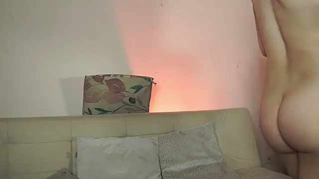 roselinedior online show from March 17, 2025, 6:42 pm