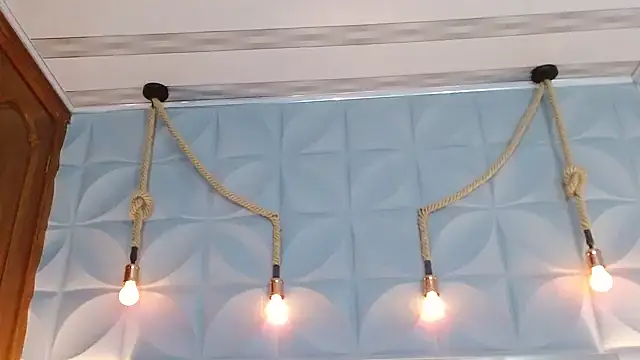 VeronicaRobles online show from December 17, 2024, 11:05 pm