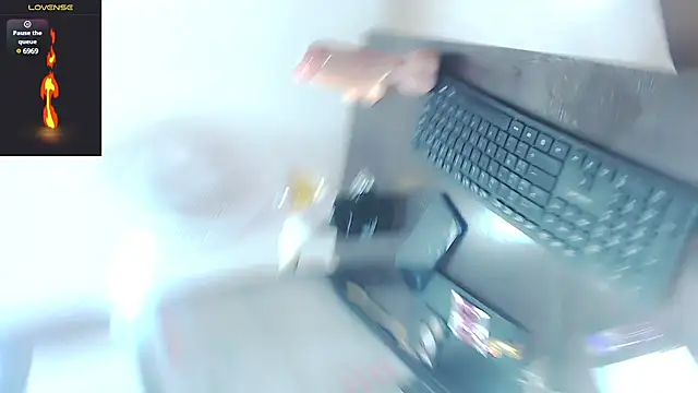 sasha mom69  online show from February 28, 2025, 6:52 pm