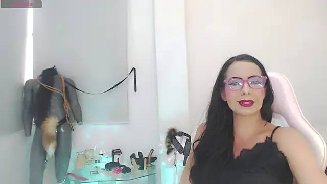 sasha mom69  online show from November 27, 2025, 3:47 pm