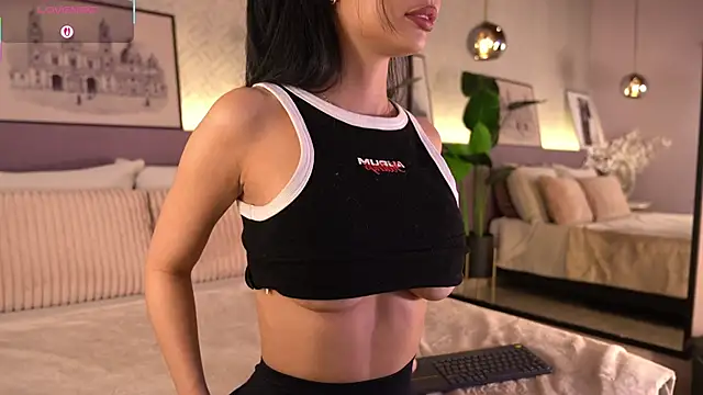 ElleDiane online show from January 5, 2026, 10:13 pm