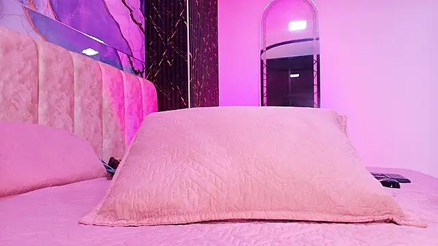 arl chloee online show from March 23, 2026, 3:10 am